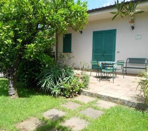 Villa Scimmia
