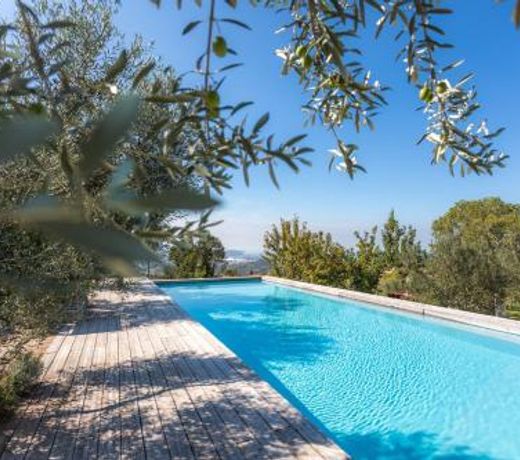 Villa EMI