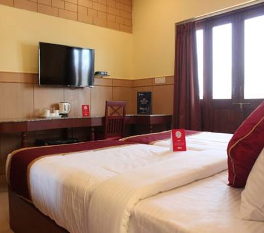 OYO 8877 Dynasty Villa Boutique Resort