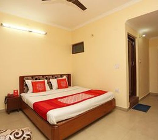 OYO 8714 Hotel Amar