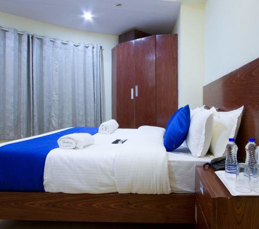 FabHotel Prime The King's Court