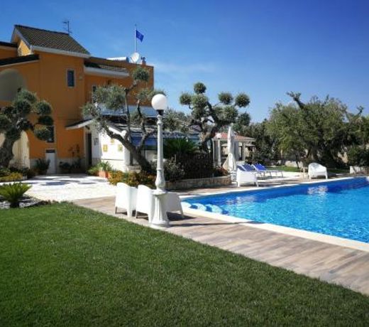 Villa Iris