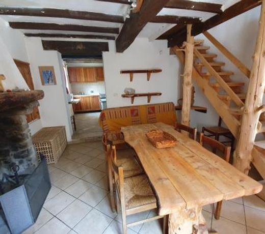 Casa in sasso - Pietra di Bismantova
