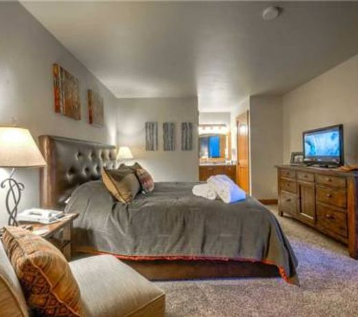 Lodge B 302