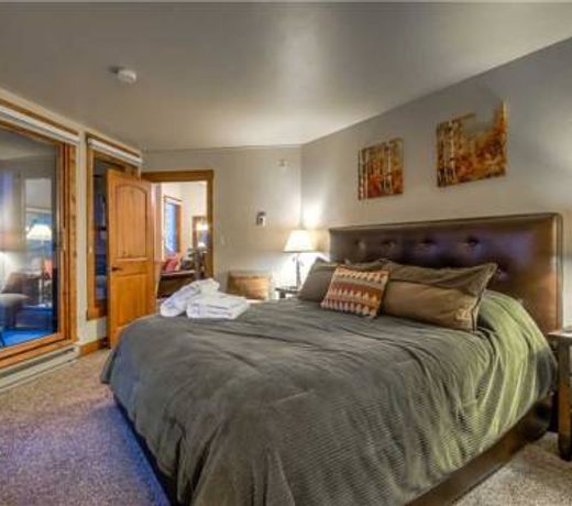 Lodge B 302