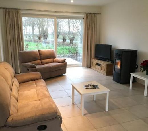 Soothing Holiday Home in Sint Amands with Recreation Room