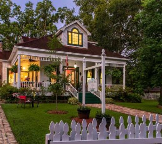 White Oak Manor Bed and Breakfast