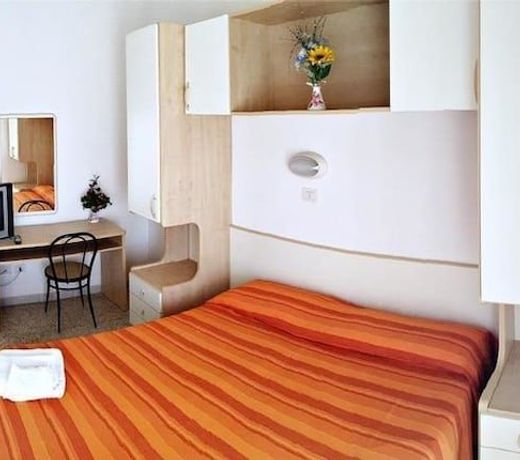 Lively Hotel