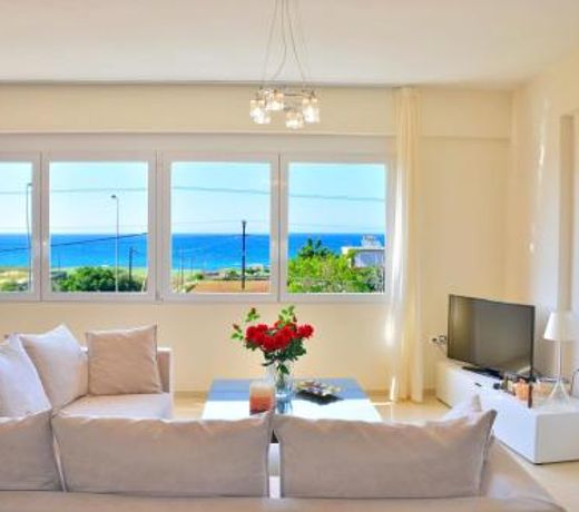 Luxury Suites in Stavromenos