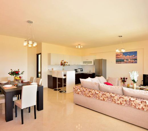 Luxury Suites in Stavromenos