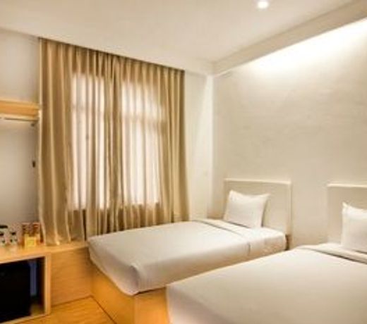 Kimono Hotel