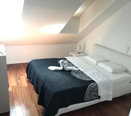 Room DeLuxe
