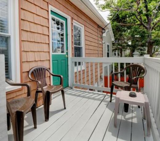 Biarritz Motel & Suites
