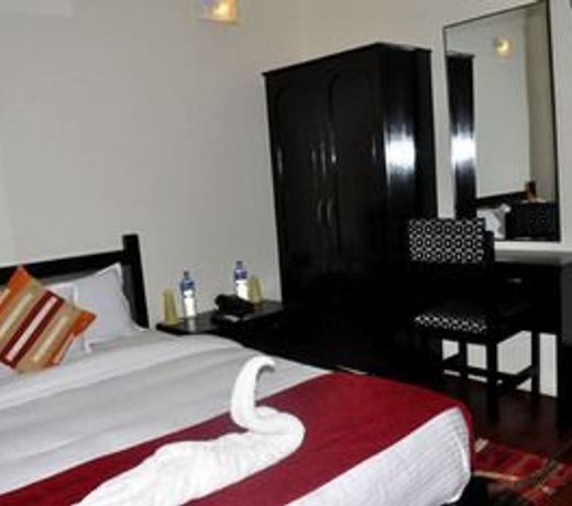 Hotel River Crown