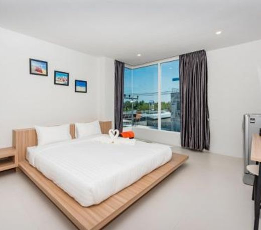 Phuket Marine Poshtel - SHA Plus