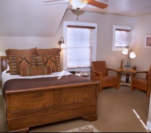 Lara House Bed and Breakfast