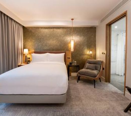 Lincoln Plaza London, Curio Collection By Hilton
