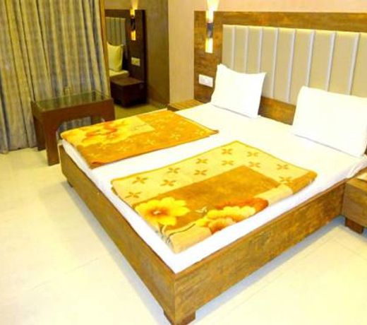 Hotel Sunrise Palace By Sky Stays