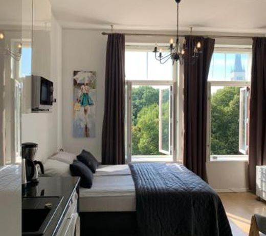 Orange Apartments Mere