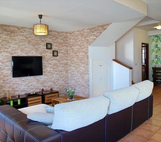 Flatguest Awesome Duplex