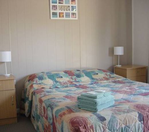 Greenacres Motel / Van Park