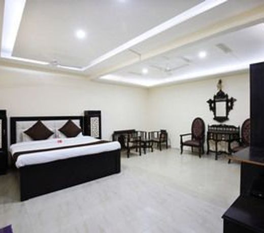 OYO 8865 Hotel Baj Celebration