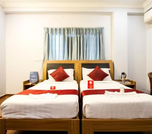 OYO 7552 Hotel Sky Grand