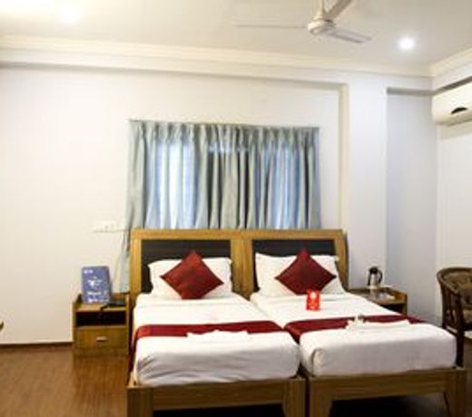 OYO 7552 Hotel Sky Grand
