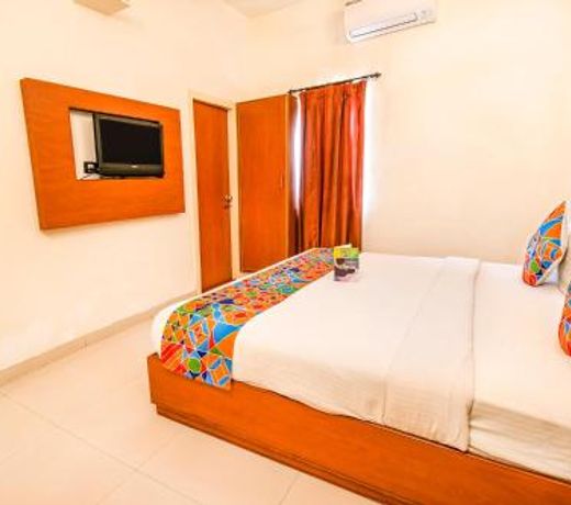 FabHotel Sam Residency Gandhipuram - Fully Vaccinated Staff