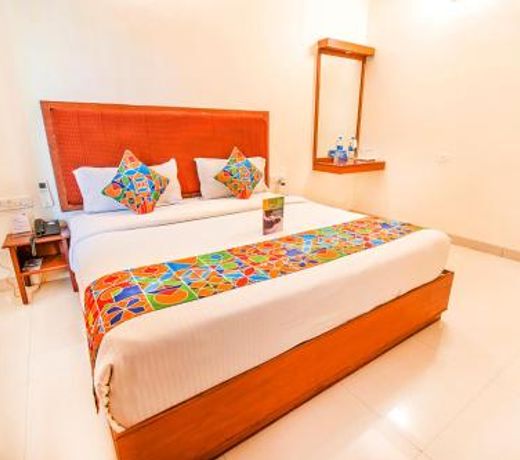FabHotel Sam Residency Gandhipuram - Fully Vaccinated Staff