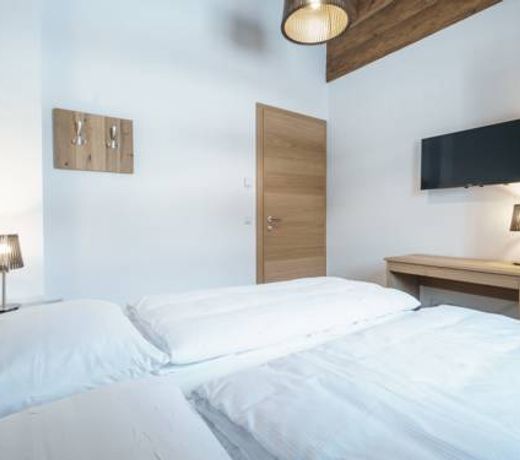 Sunny holiday home with sauna in Piesendorf