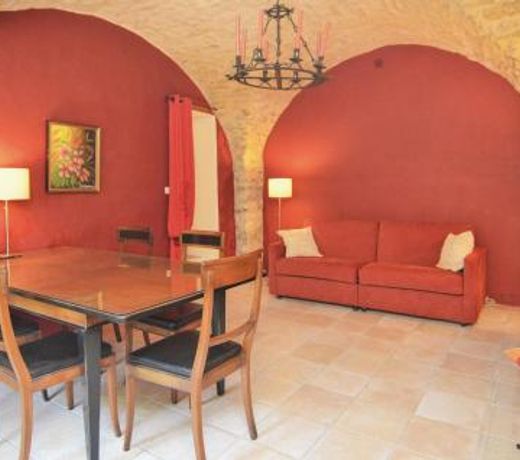 Awesome home in Castelnau-Valence with 2 Bedrooms and WiFi