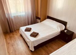 Золотой Каштан / Zolotoy Kashtan Guest House фото 2