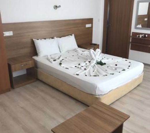 Castello Hotel & Aparts