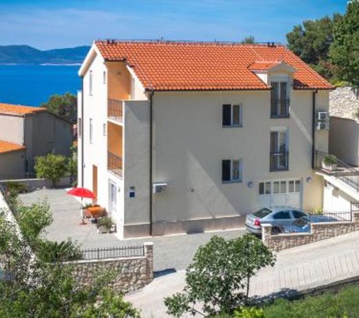 Apartments and rooms by the sea Brela, Makarska - 13118