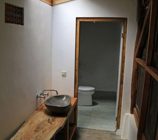 Ronia Mountain Villa Lembang