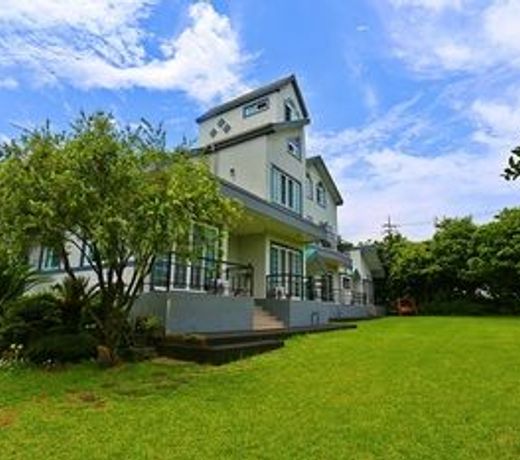 Munmoon House