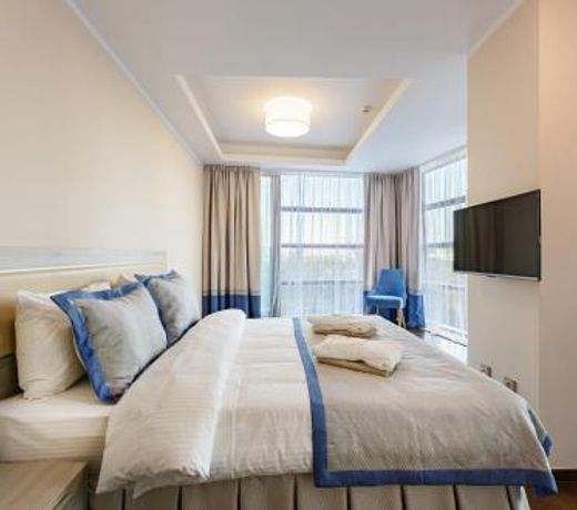 Golden Bay Premium Apart-hotel