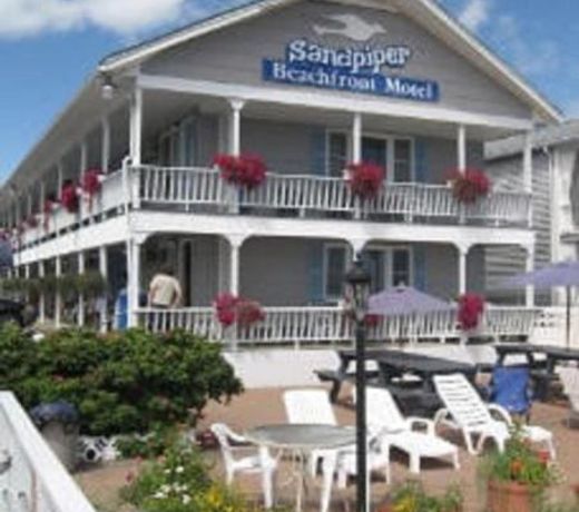 Sandpiper Beachfront Motel