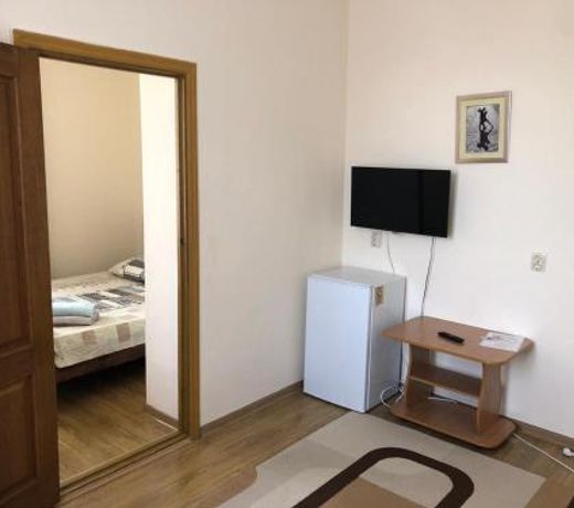 Guest House on Molodezhnaya Street
