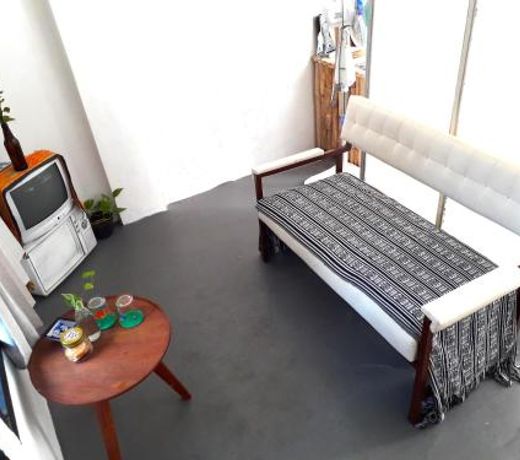 "NOMORE" Gallery and Guesthouse