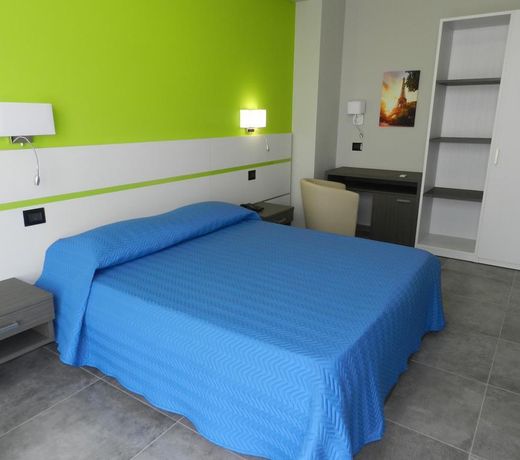 Erasmus Hotel