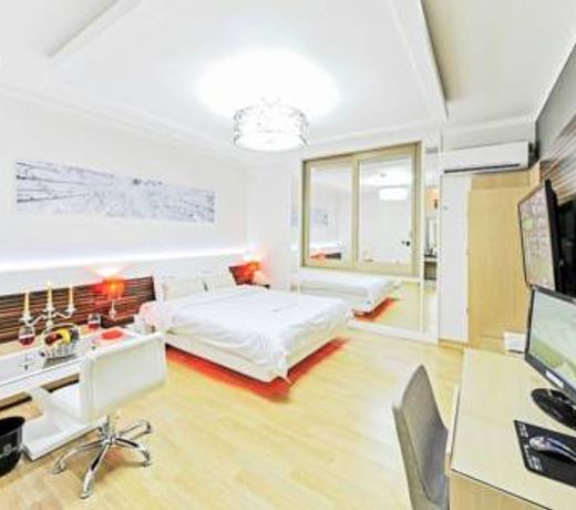 VIP Hotel