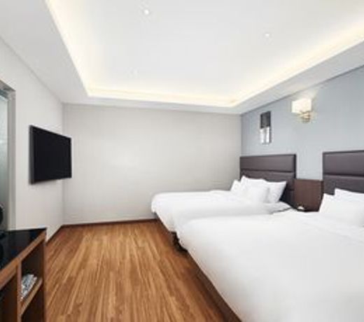 Lion Hotel