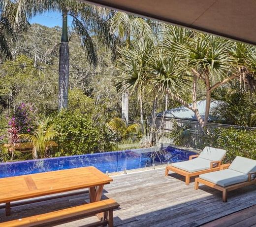 Away Guesthouse- Away on Shirley Lane