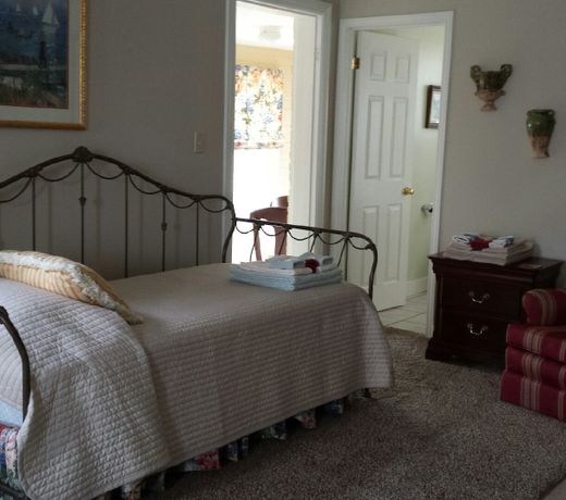 St. Vincent Row Suites