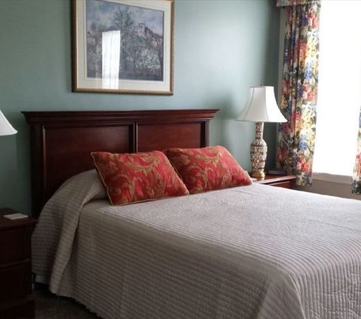 St. Vincent Row Suites