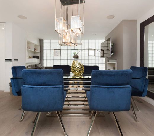 Stylish 3 Br Mews South Kensington