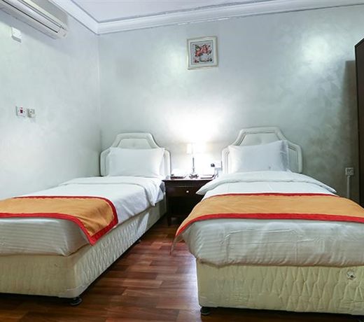 La Villa Suites Hotel