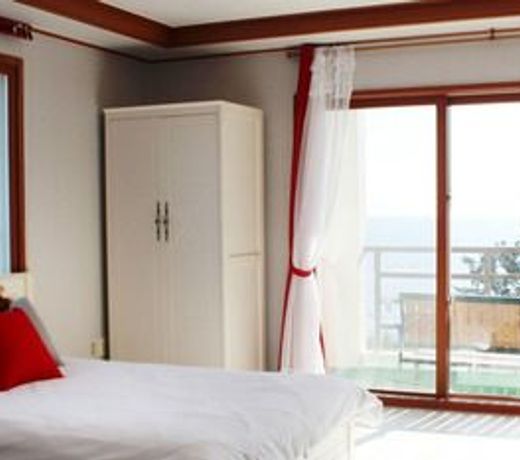 Seogwipo Jeju Badagaeso Pension